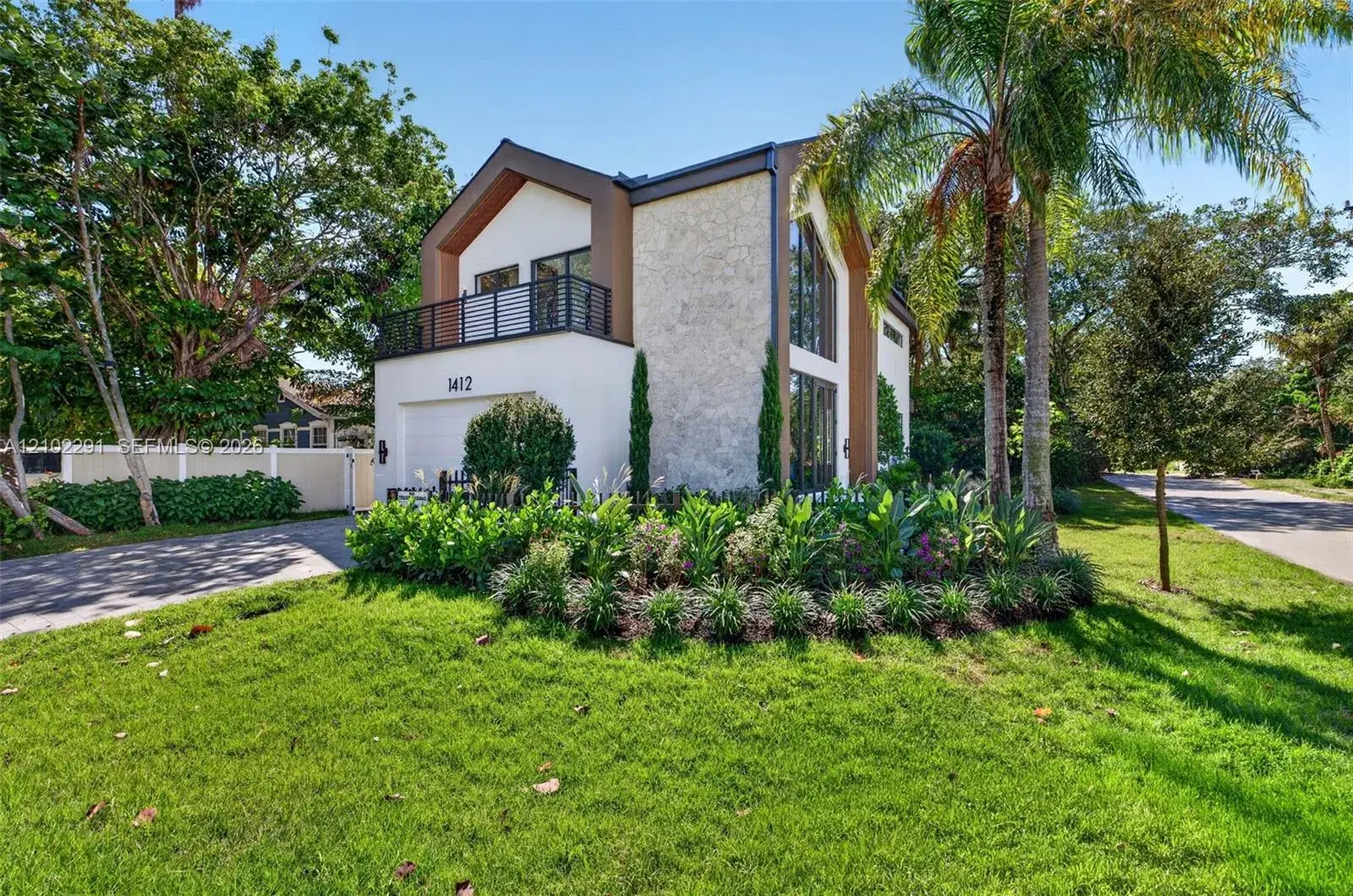 4 bedroom 4 bath Residential for sale at 1412 SW 7th St, Fort Lauderdale FL 33312