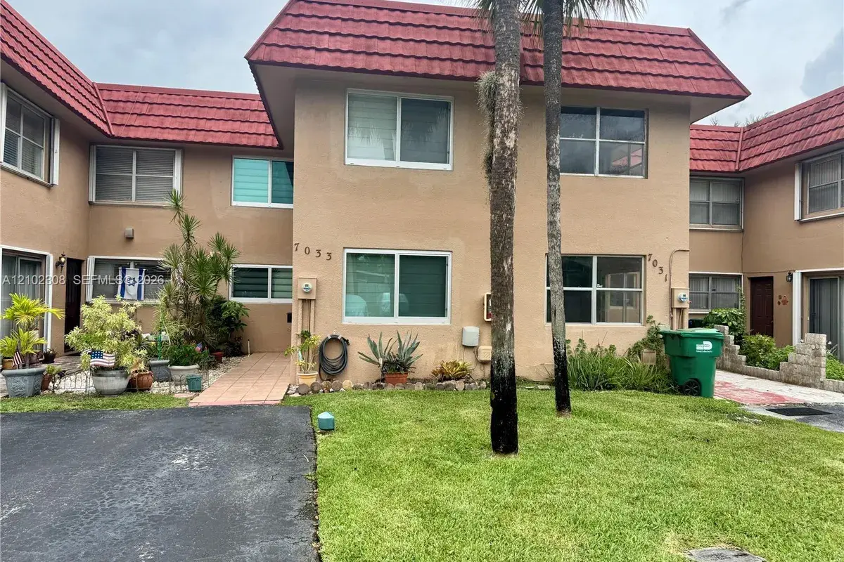 7033 NW 169th St # 7033, Hialeah FL 33015