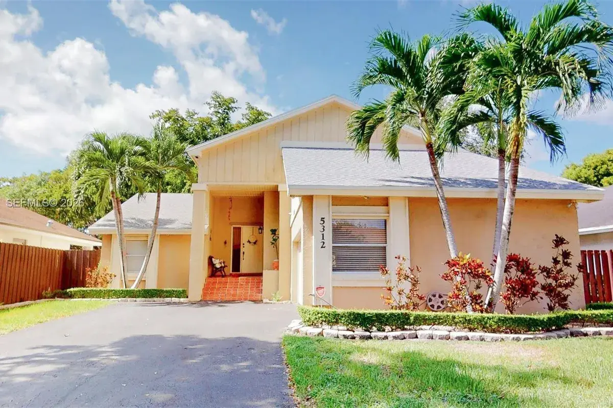 5312 SW 151st Pl, Miami FL 33185