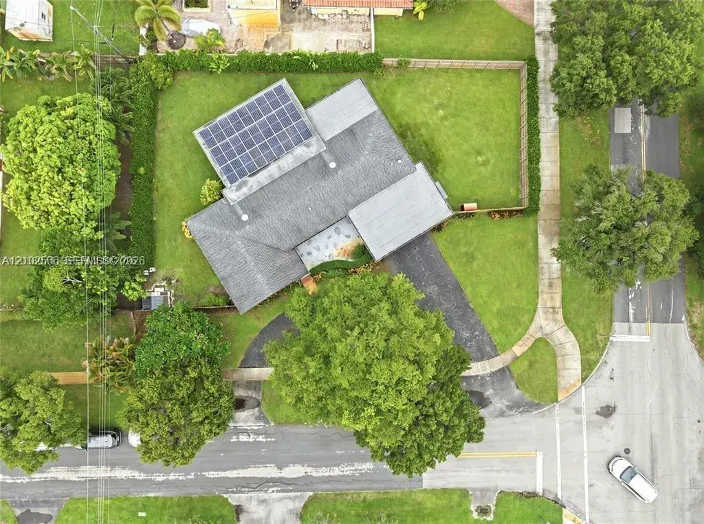 3 bedroom 2 bath Residential for sale at 341 SW 54th Ave, Plantation FL 33317
