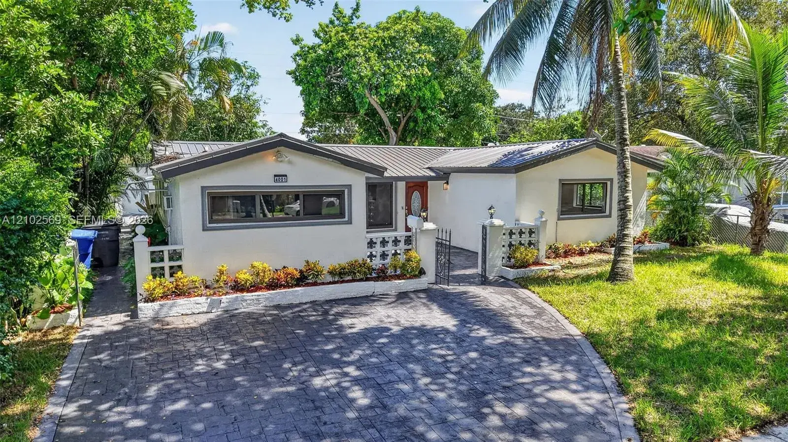 4 bedroom 2 bath Residential for sale at 4001 N 66th Ave, Hollywood FL 33024