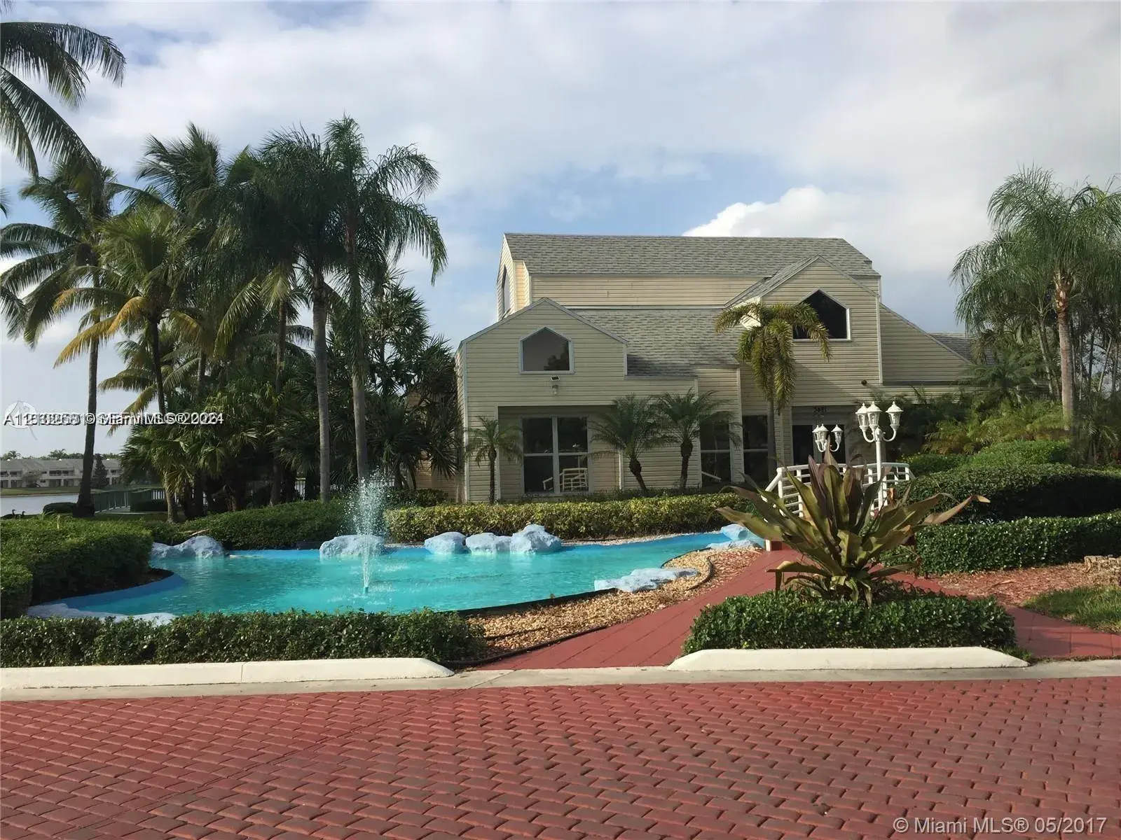 2 bedroom 2 bath Residential for sale at 3401 NW 44th St # 201, Oakland Park FL 33309