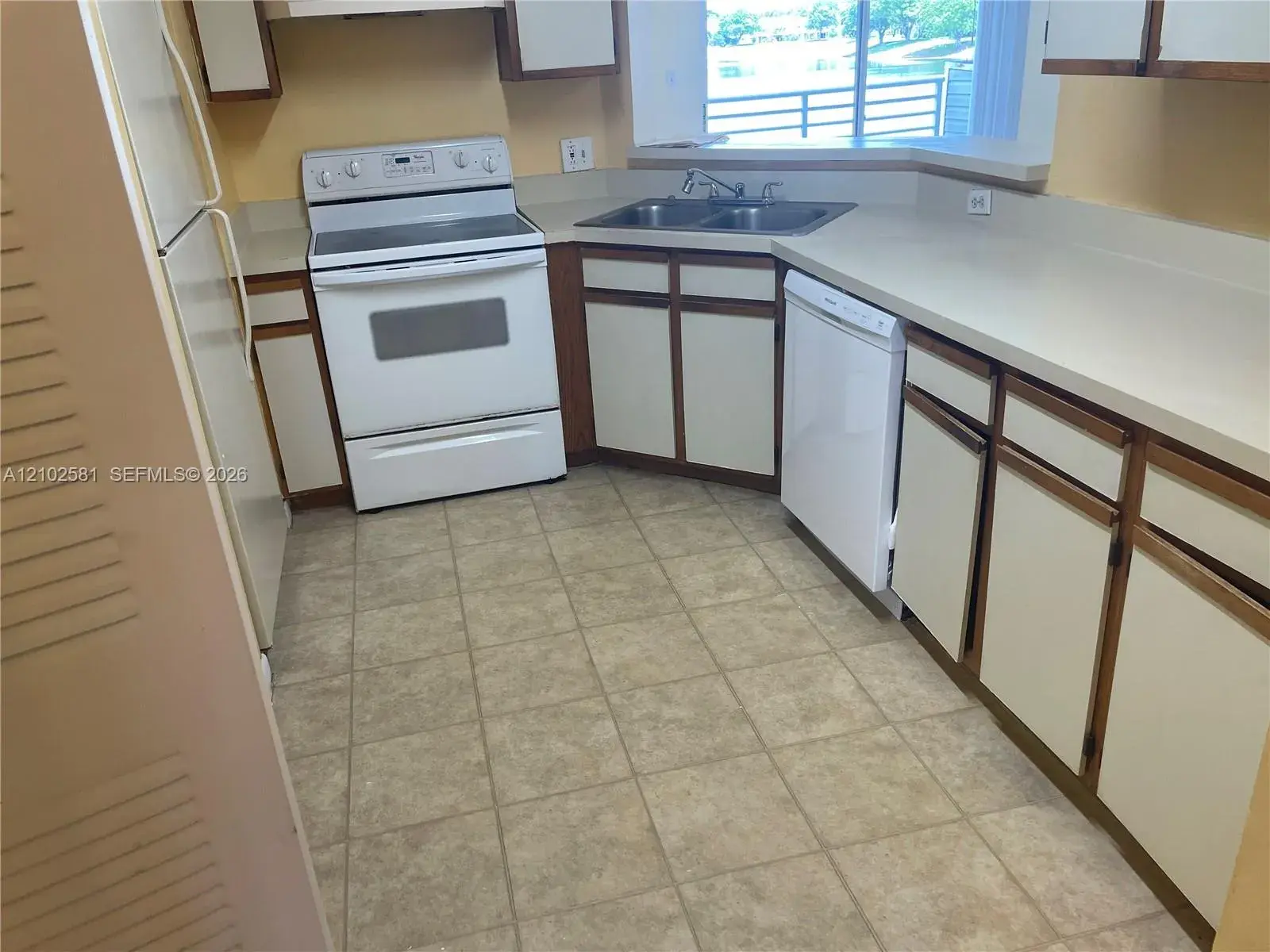 3401 NW 44th St # 201, Oakland Park FL 33309