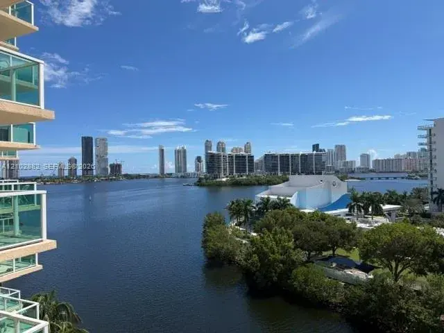2 bedroom 2 bath Residential Lease for rent at 3330 NE 190th St # 817, Aventura FL 33180