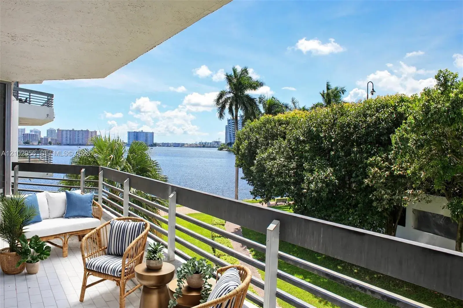 2 bedroom 2 bath Residential Lease for rent at 19101 NE 36th Ct # 302, Aventura FL 33180