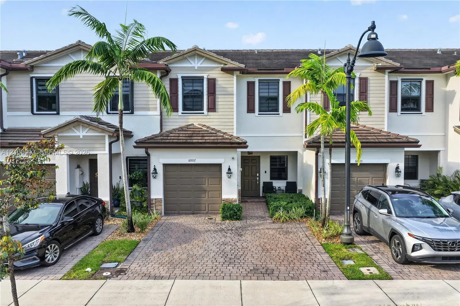 3 bedroom 2 bath Residential for sale at 6007 W Paso Fino Pl, Davie FL 33314
