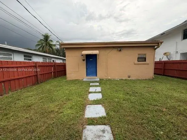 1 bedroom 1 bath Residential Lease for rent at 1734 Madison St # 1736A, Hollywood FL 33020