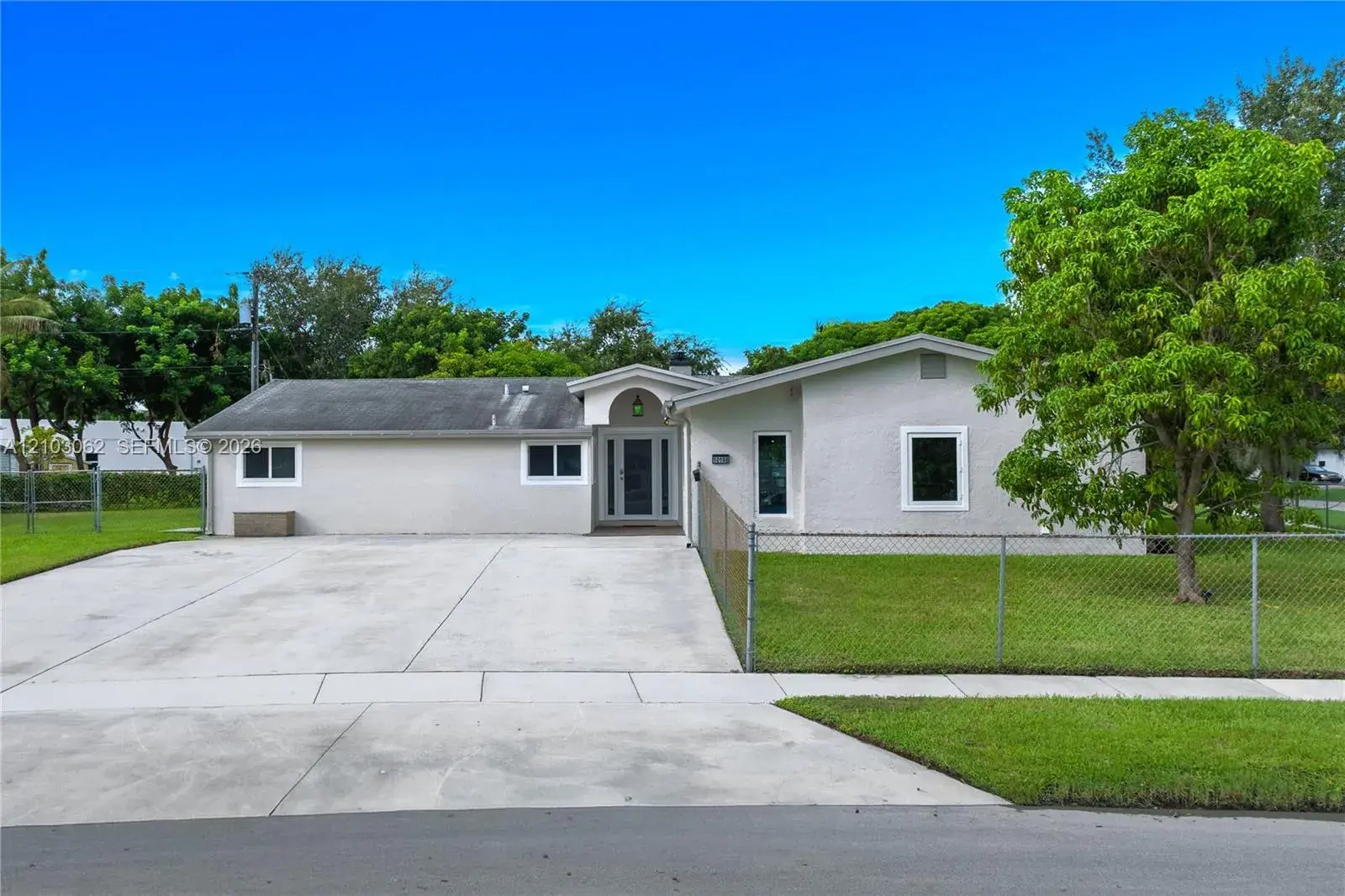3 bedroom 2 bath Residential for sale at 10198 SW 203rd Ter, Cutler Bay FL 33189