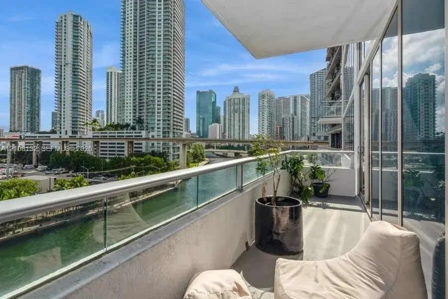 2 bedroom 2 bath Residential for sale at 185 SW 7th St # 703, Miami FL 33130