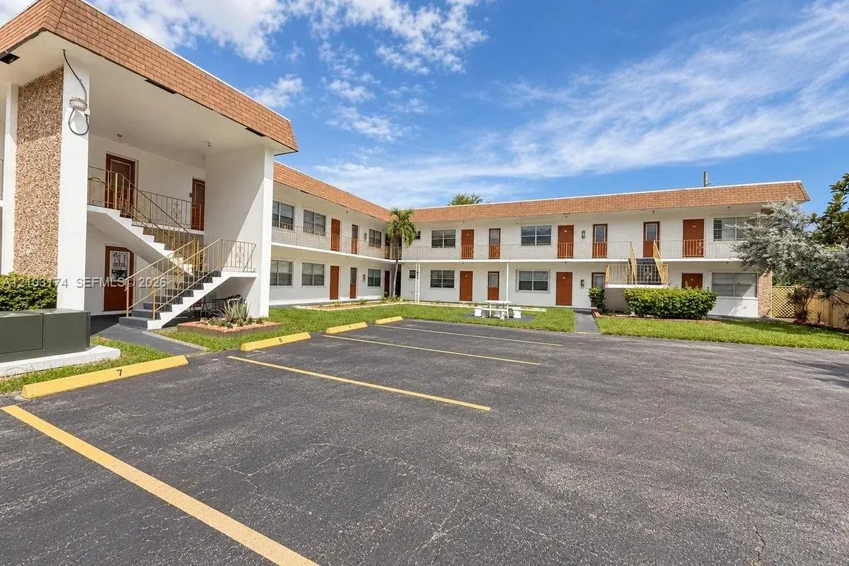 1007 N 19th Ave # 18, Hollywood FL 33020