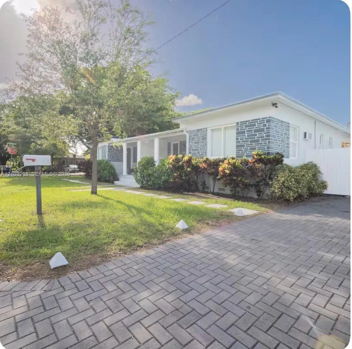 2 bedroom 2 bath Residential Lease for rent at 2002 Wiley St # 2, Hollywood FL 33020