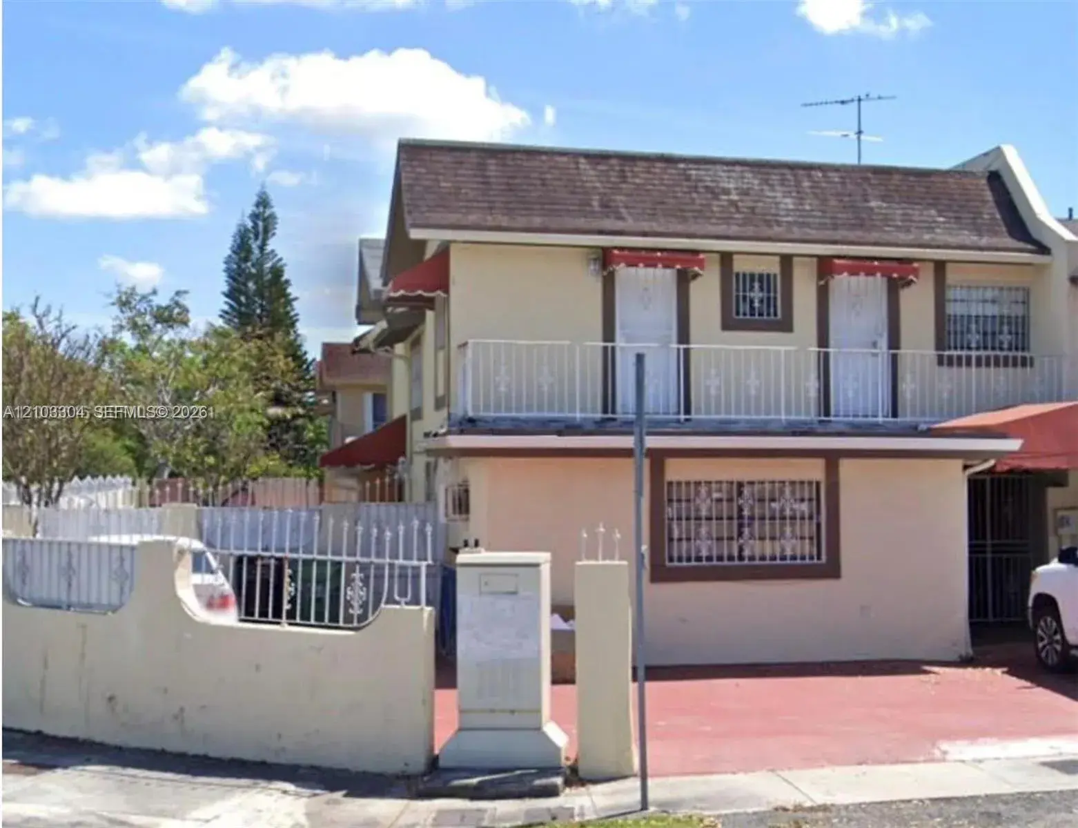 2403 SW 112th Ave, Miami FL 33165