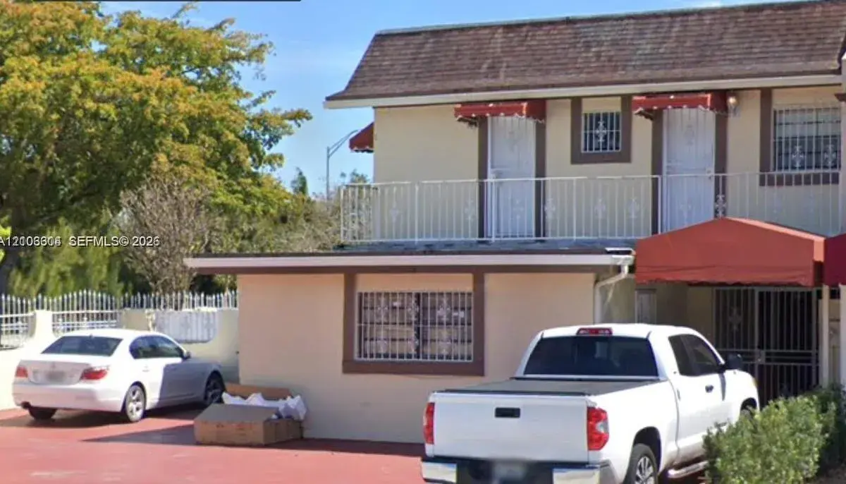 2403 SW 112th Ave, Miami FL 33165