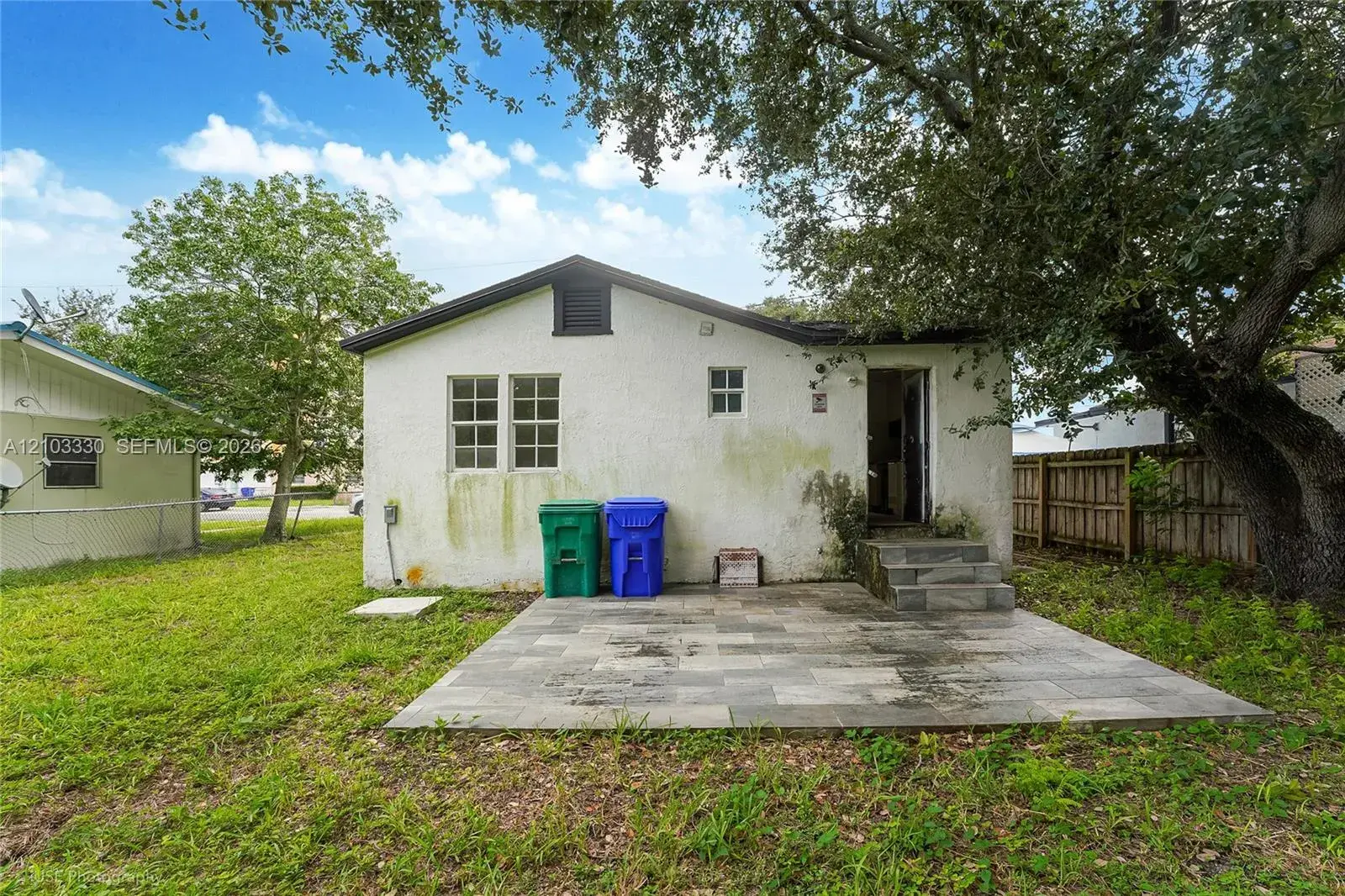 1053 NW 55th St, Miami FL 33127