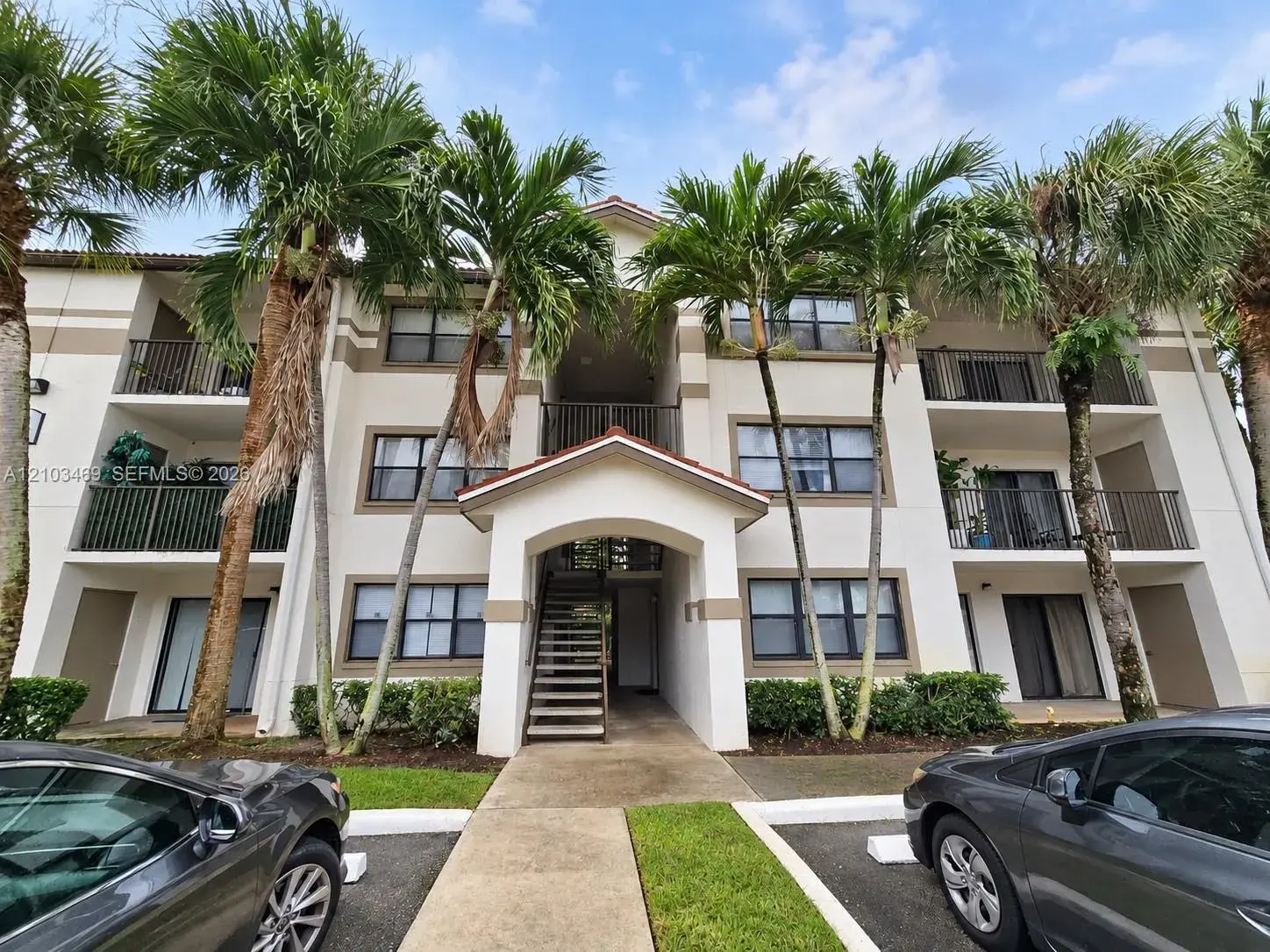 1 bedroom 1 bath Residential Lease for rent at 620 S Park Rd # 2, Hollywood FL 33021