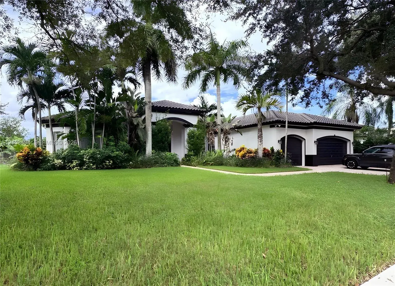 4 bedroom 4 bath Residential for sale at 4001 SW 140th Ave, Davie FL 33330