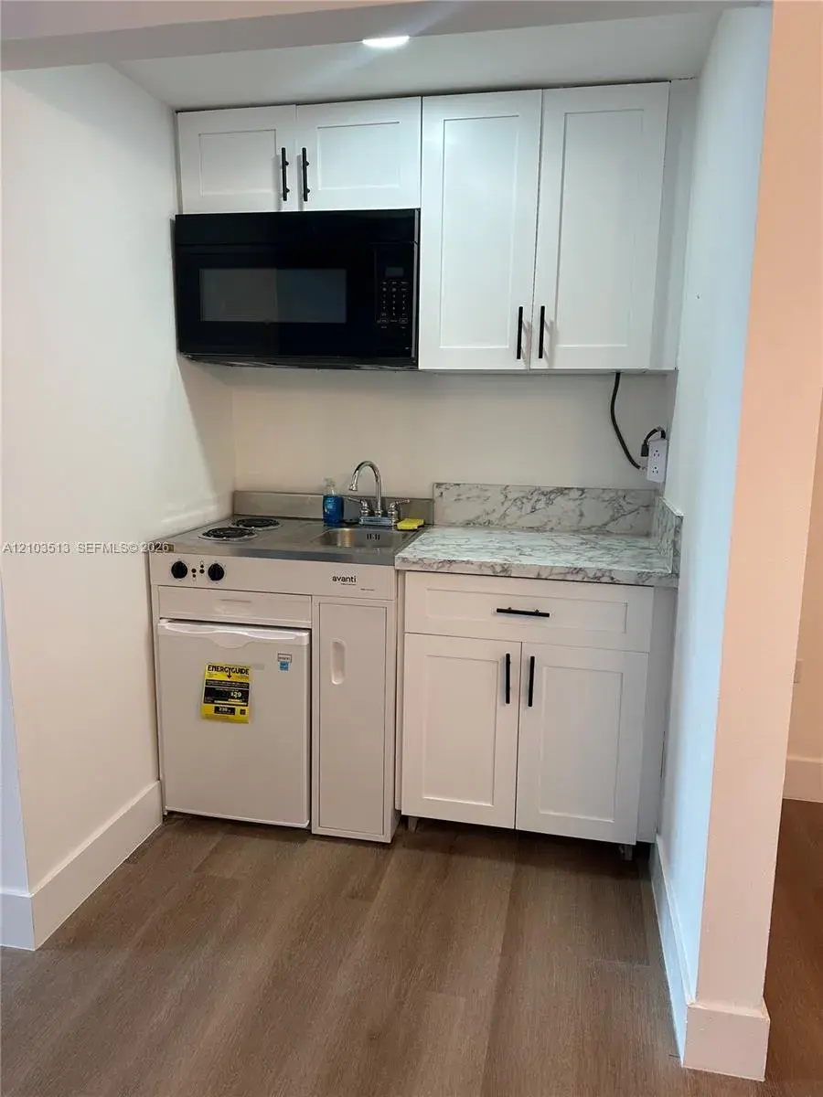 801 Brickell Bay Dr # 1463, Miami FL 33131