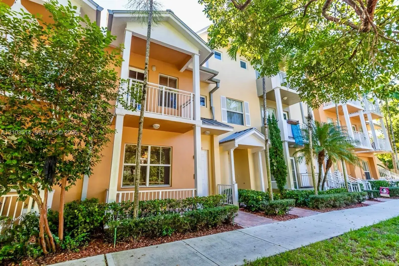 1 bedroom 1 bath Residential Lease for rent at 300 SW 14th Ave # 300, Fort Lauderdale FL 33312