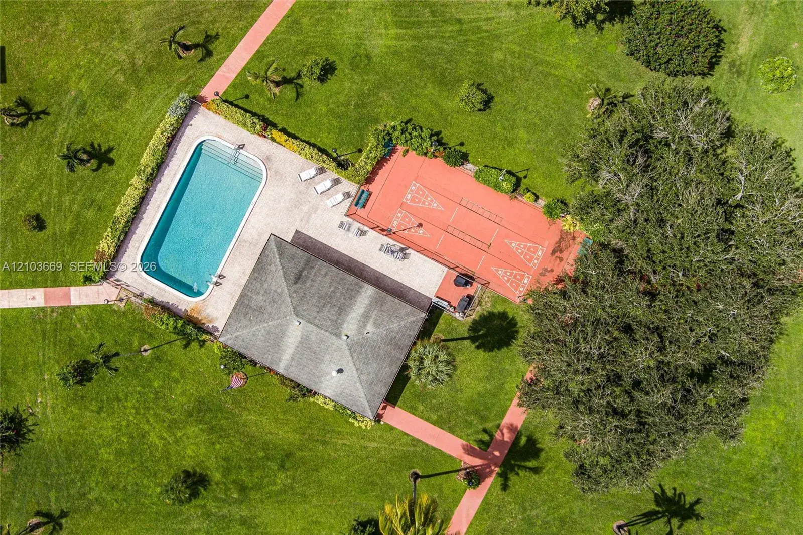 1 bedroom 1 bath Residential for sale at 5300 Washington St # H137, Hollywood FL 33021
