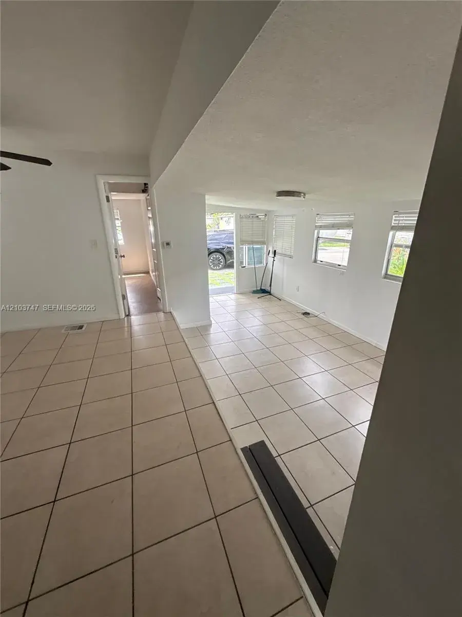 4615 SW 46 Ln, Davie FL 33314