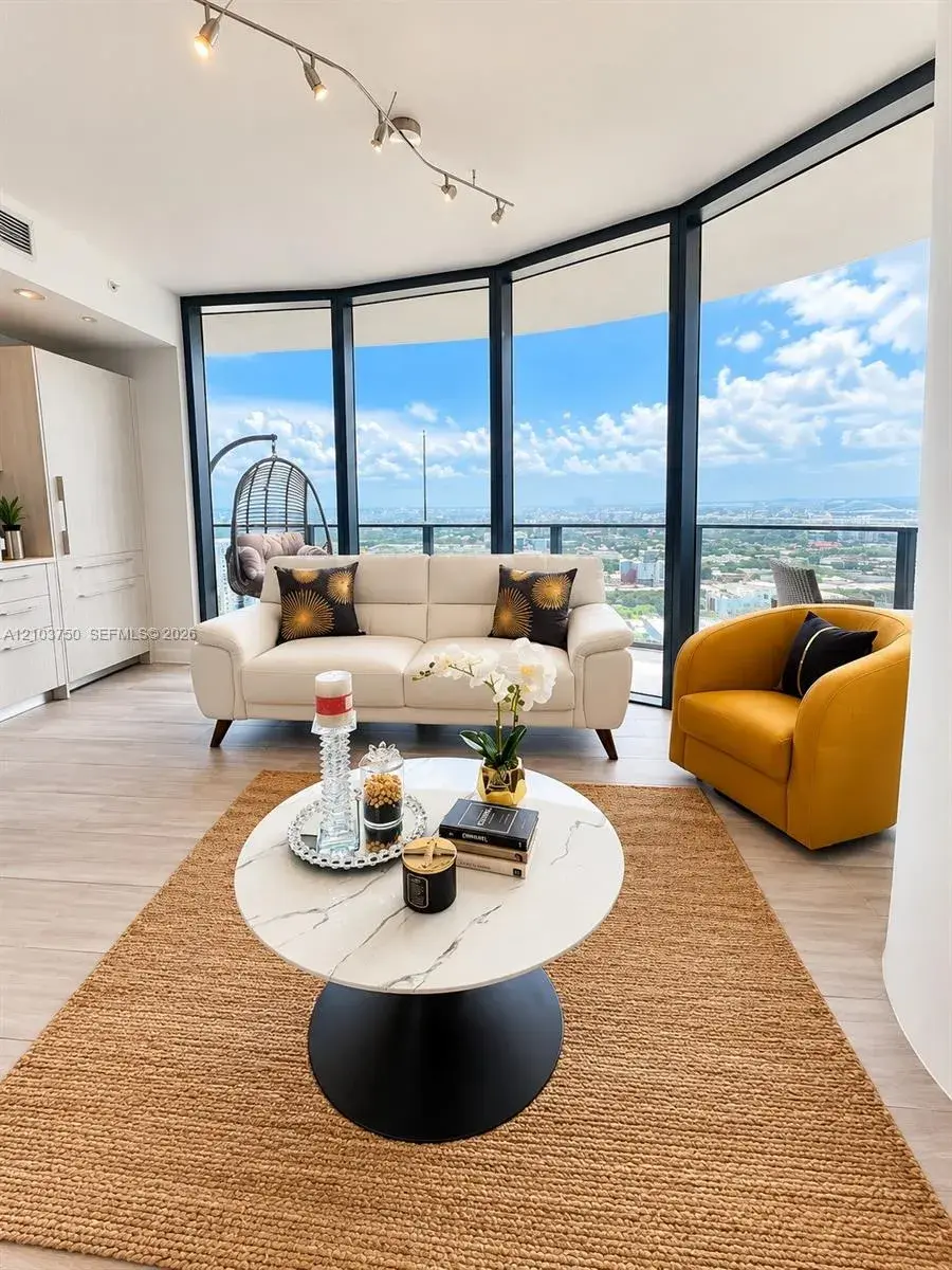 2 bedroom 2 bath Residential for sale at 55 SW 9th St # 3308, Miami FL 33130