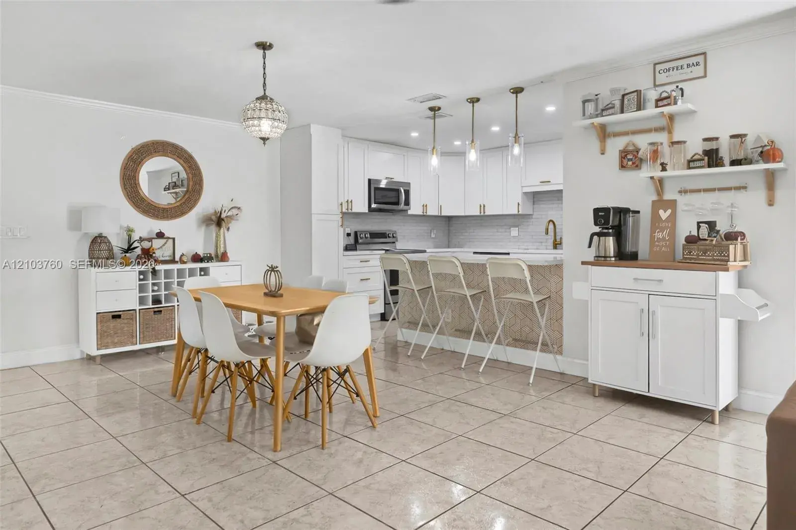 2131 Nova Village Dr, Davie FL 33317