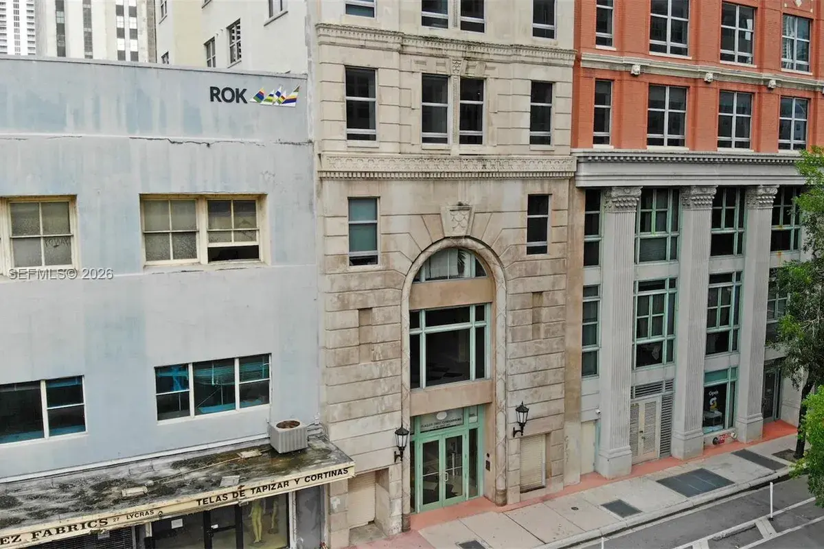 111 E Flagler St # 902, Miami FL 33131