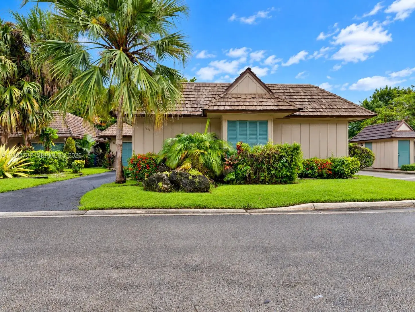 2 bedroom 2 bath Residential for sale at 1901 Coquina Way, Coral Springs FL 33071