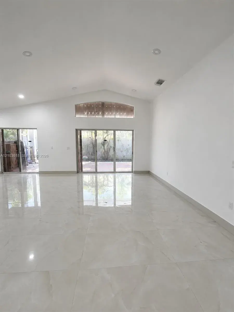 5292 SW 38th Ave, Hollywood FL 33312