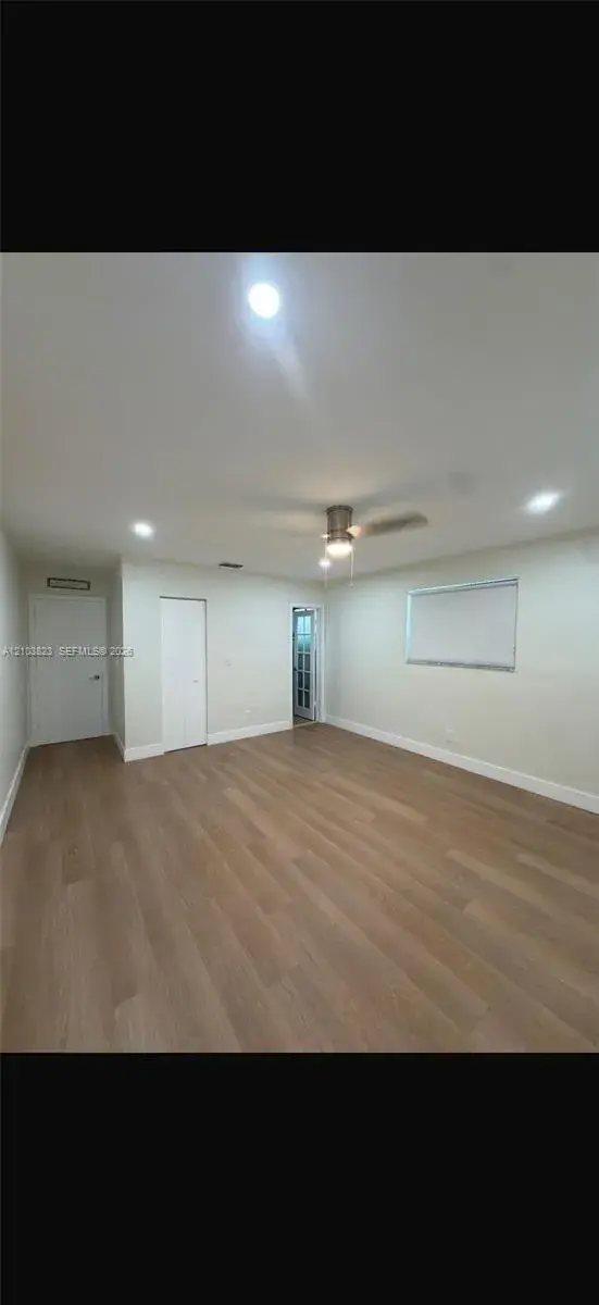 5209 Cleveland St, Hollywood FL 33021