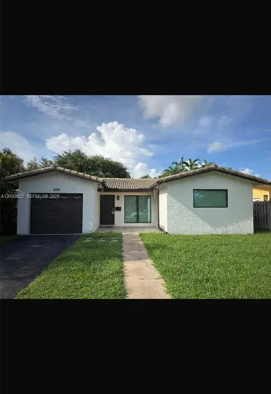 5209 Cleveland St, Hollywood FL 33021