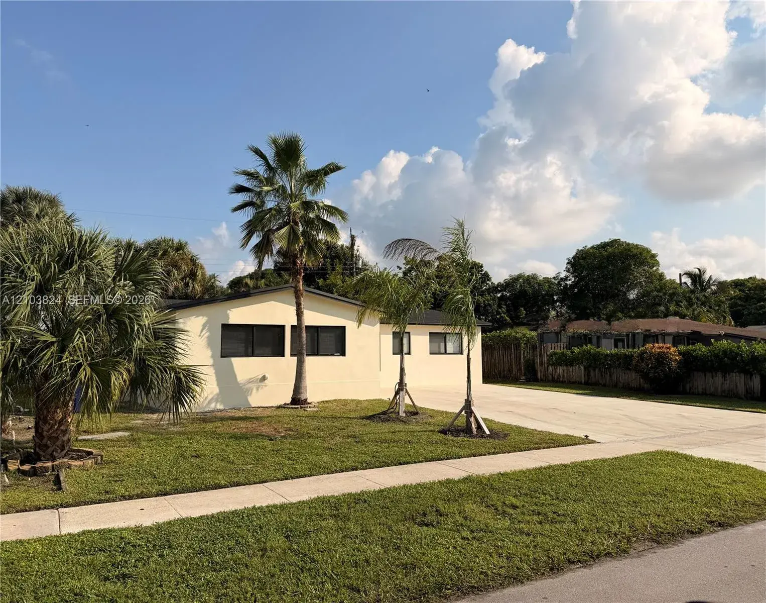 6211 NW 16th Ct, Sunrise FL 33313
