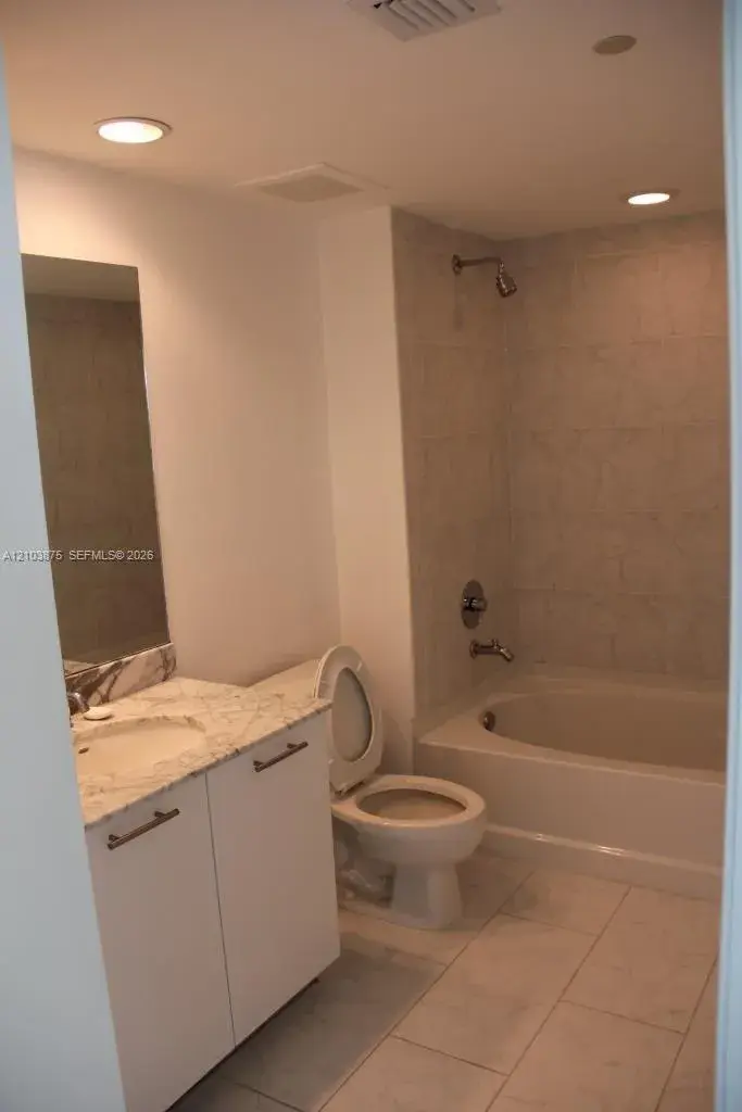 950 Brickell Bay Dr # 4008, Miami FL 33131