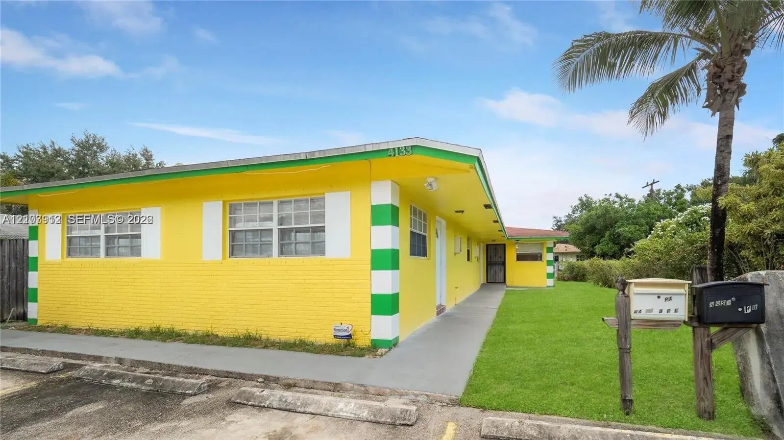 2 bedroom 1 bath Residential Lease for rent at 4133 SW 24th St # 1, Fort Lauderdale FL 33317
