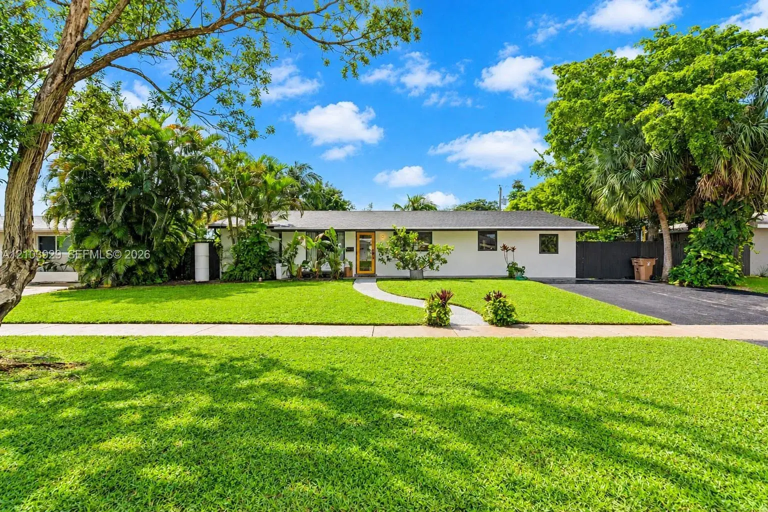4 bedroom 3 bath Residential for sale at 590 NW 38th Pl, Deerfield Beach FL 33064