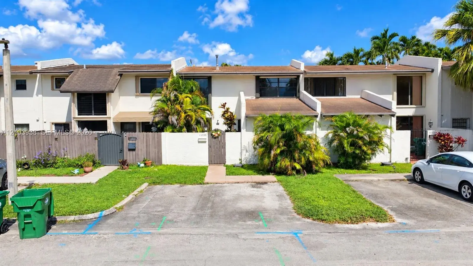 3 bedroom 2 bath Residential for sale at 11335 SW 71st Ln, Miami FL 33173