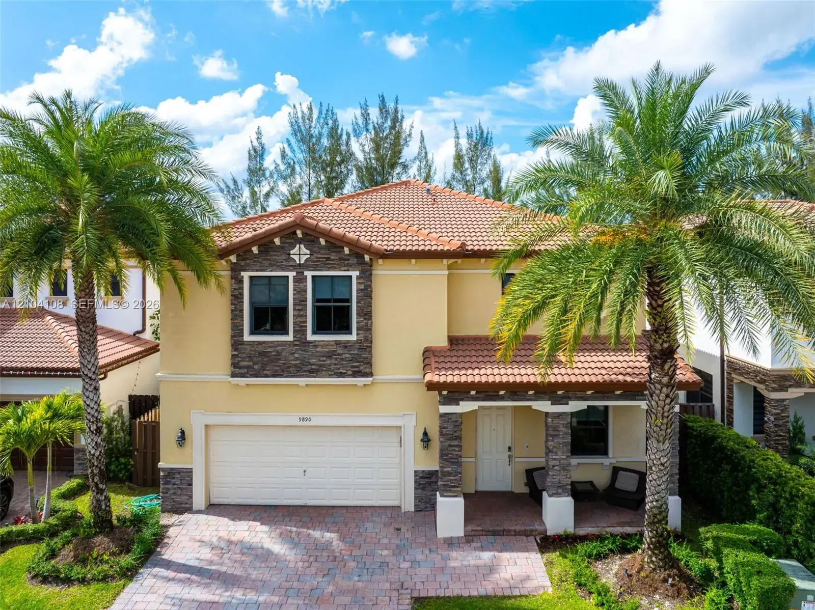 4 bedroom 3 bath Residential for sale at 9890 NW 86th Ter, Doral FL 33178