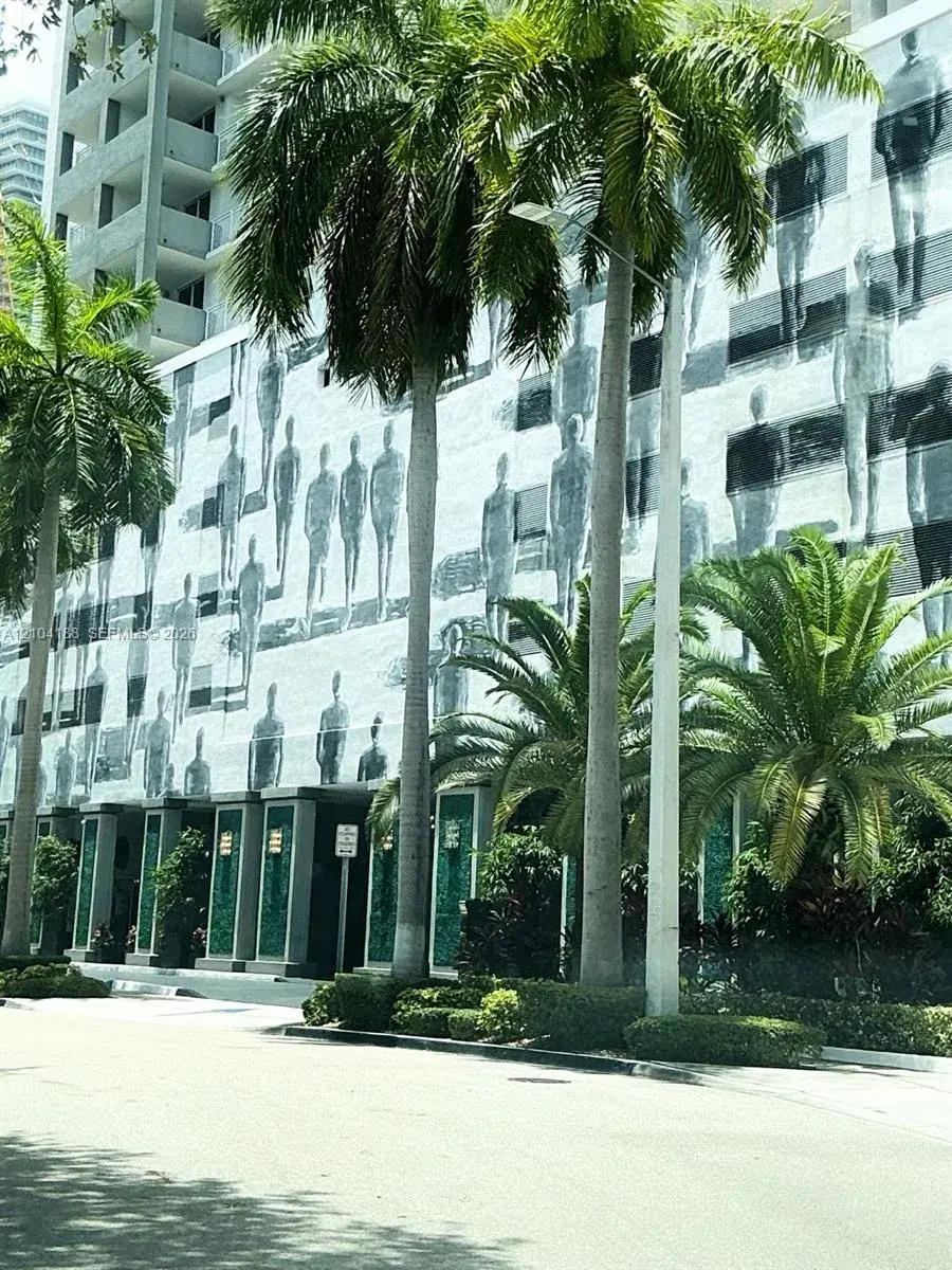 185 SE 14th Ter # 1703, Miami FL 33131