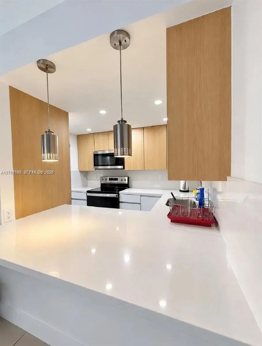 2 bedroom 1 bath Residential for sale at 4550 NW 9th St # 102E, Miami FL 33126