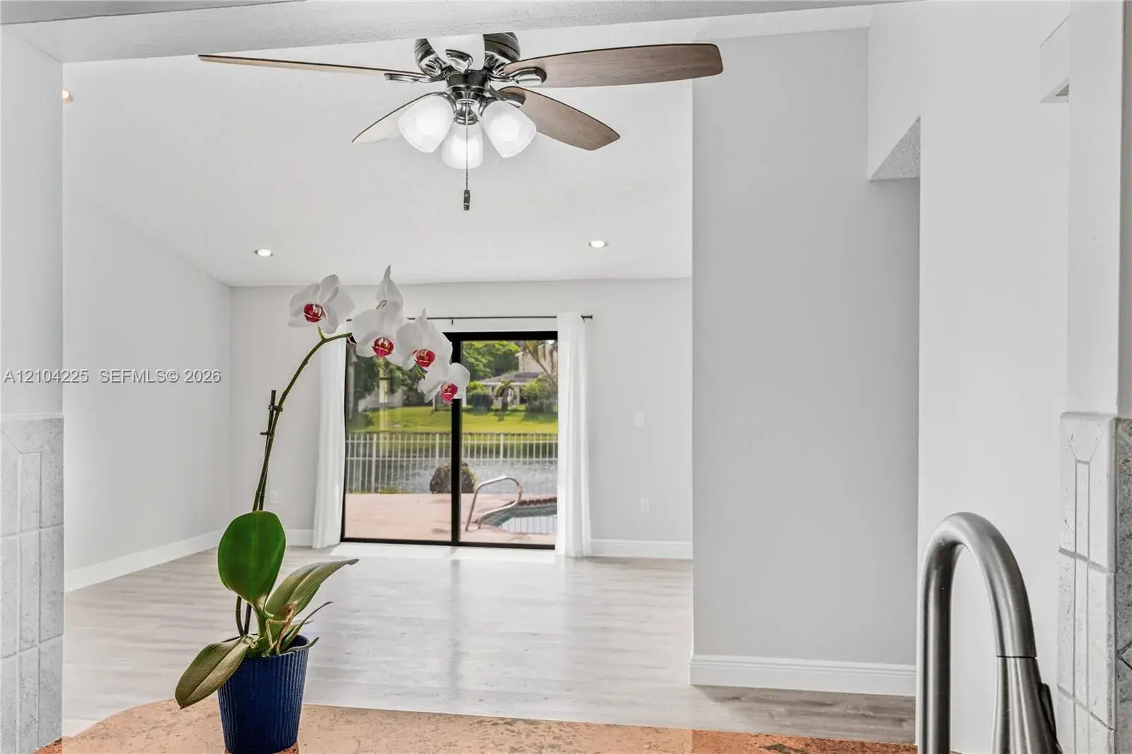 3 bedroom 2 bath Residential for sale at 13740 Oak Ridge Dr, Davie FL 33325