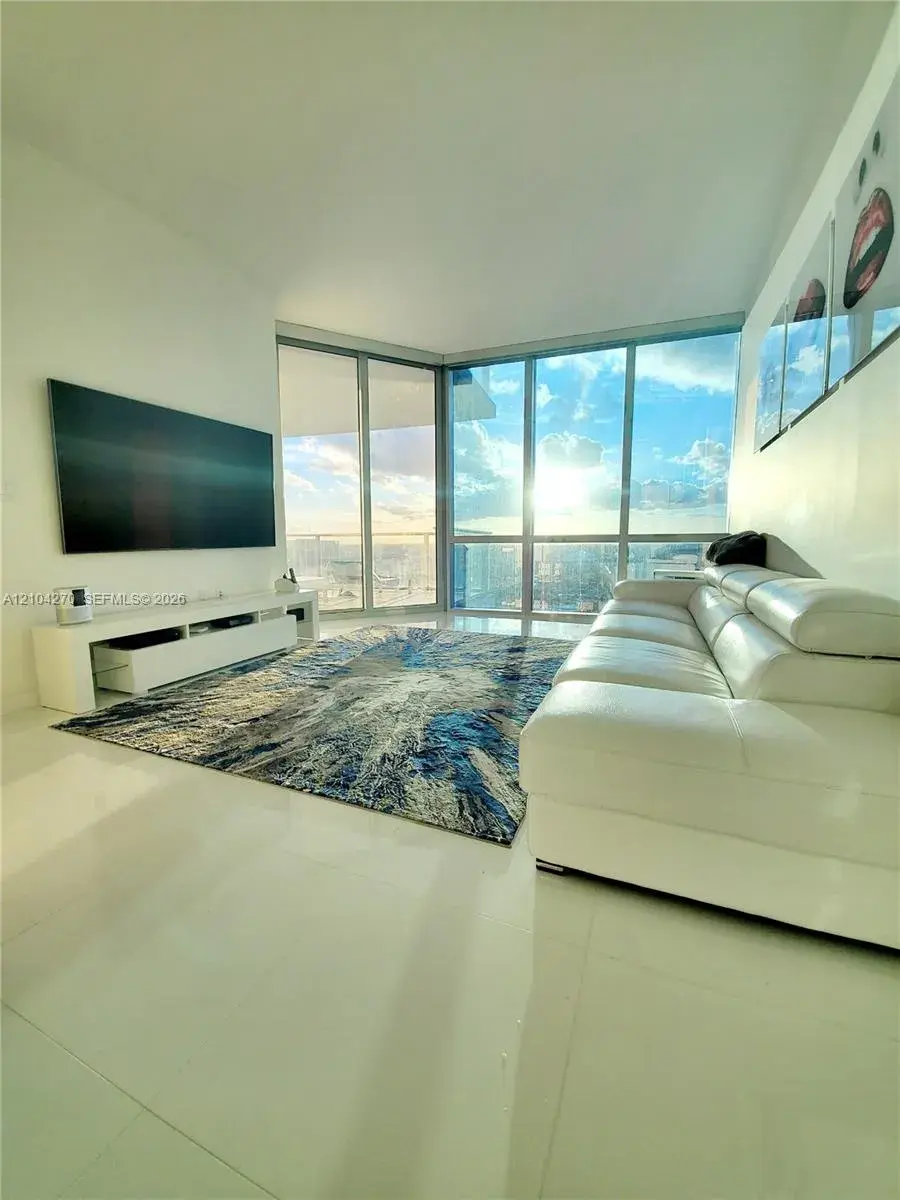 3 bedroom 3 bath Residential for sale at 851 NE 1st Ave # 4208, Miami FL 33132