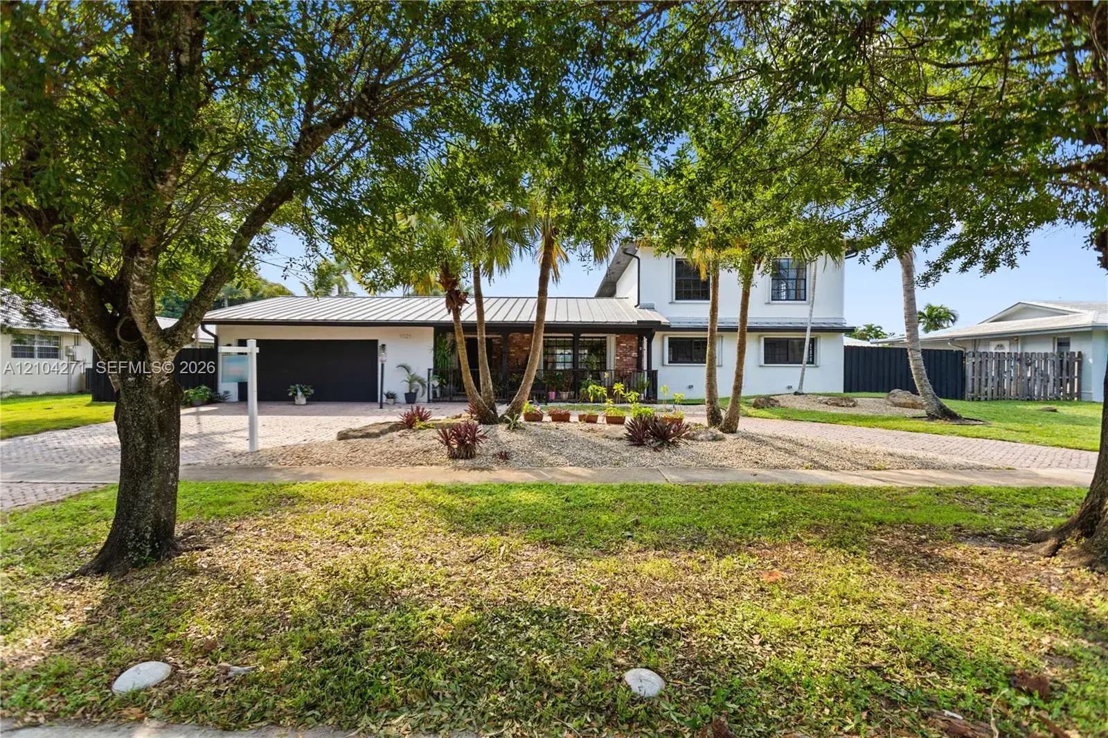 1121 SW 75th Ave, Plantation FL 33317