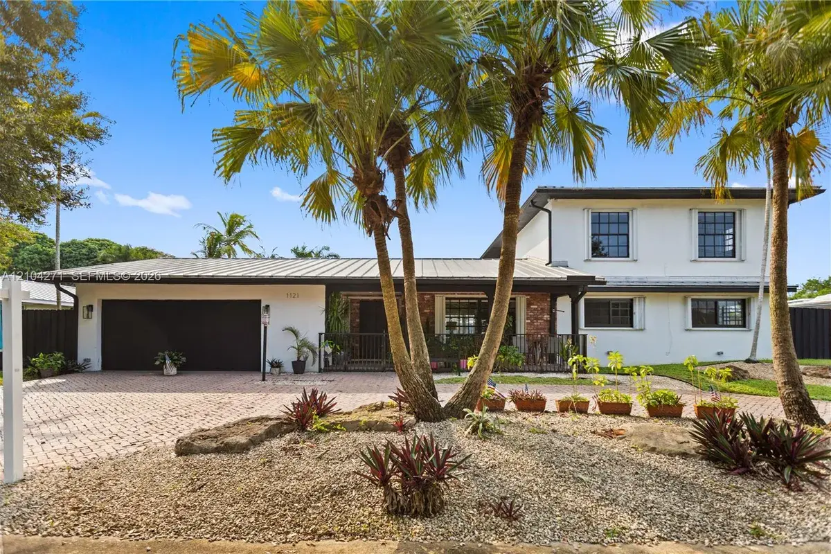 1121 SW 75th Ave, Plantation FL 33317