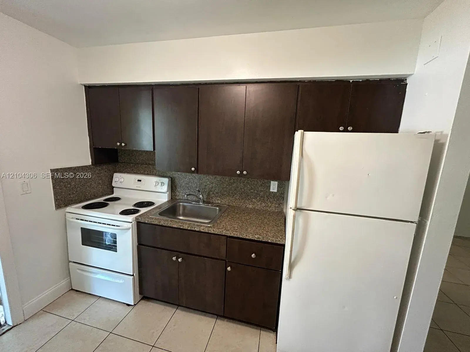 1 bath Residential Lease for rent at 1710 Roosevelt St # 1A, Hollywood FL 33020