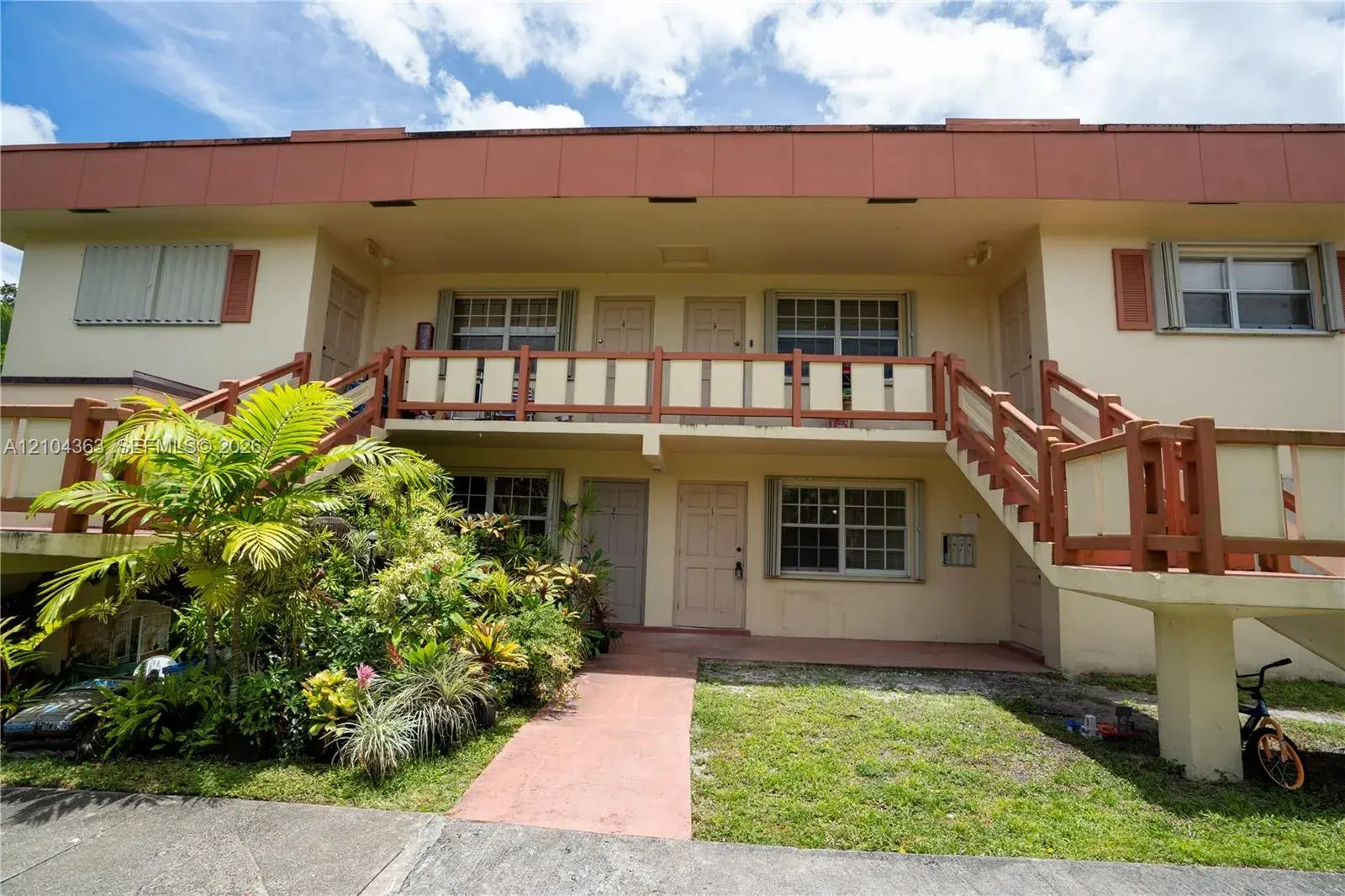 Residential Income for sale at 5270 SW 90th Way, Cooper City FL 33328