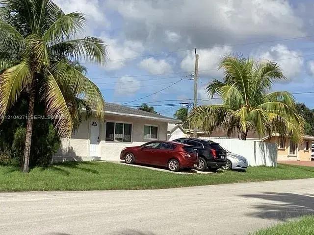 3 bedroom 2 bath Residential for sale at 2101 N 57th Ter, Hollywood FL 33021
