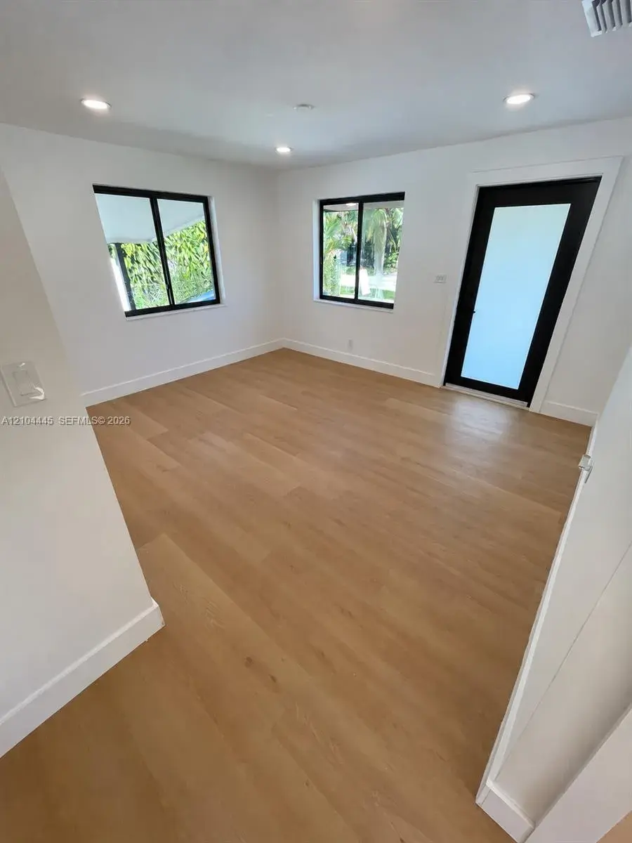 6420 Franklin St, Hollywood FL 33024