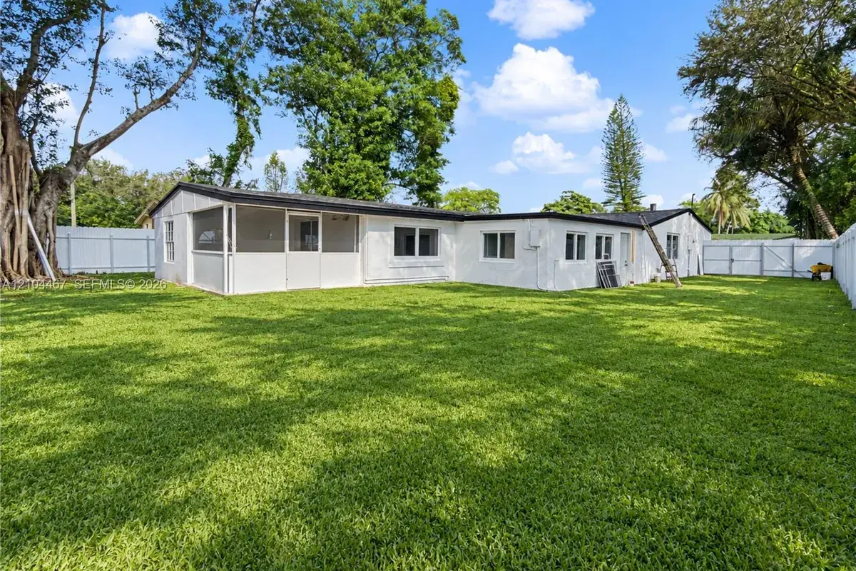 6208 SW 26th St, Miramar FL 33023