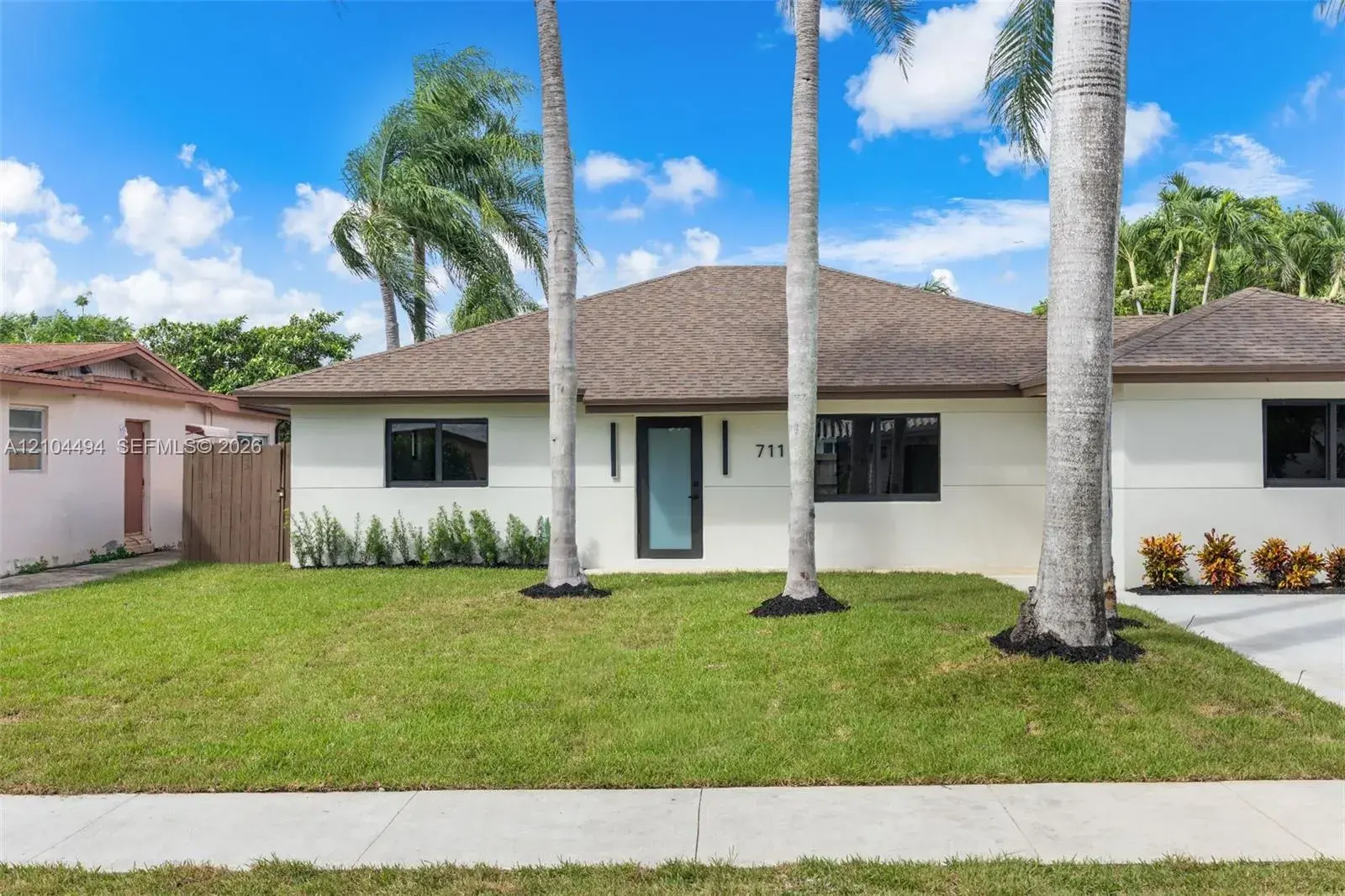 711 NW 8th Ave, Dania Beach FL 33004