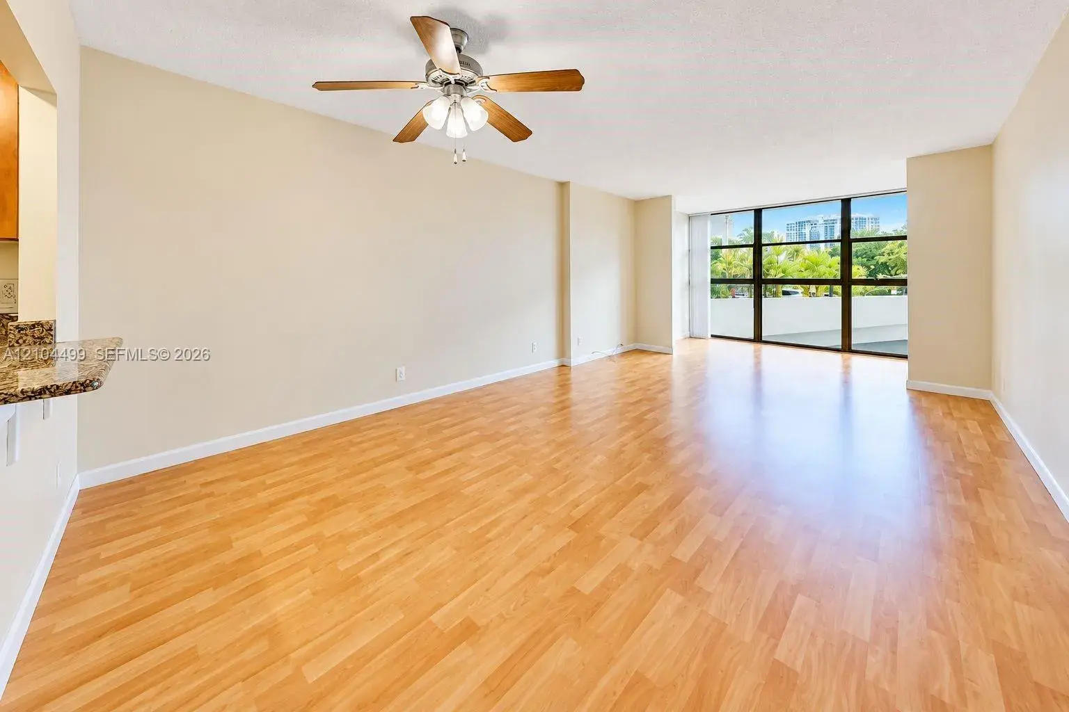 1 bedroom 1 bath Residential for sale at 400 Leslie Dr # 205, Hallandale Beach FL 33009